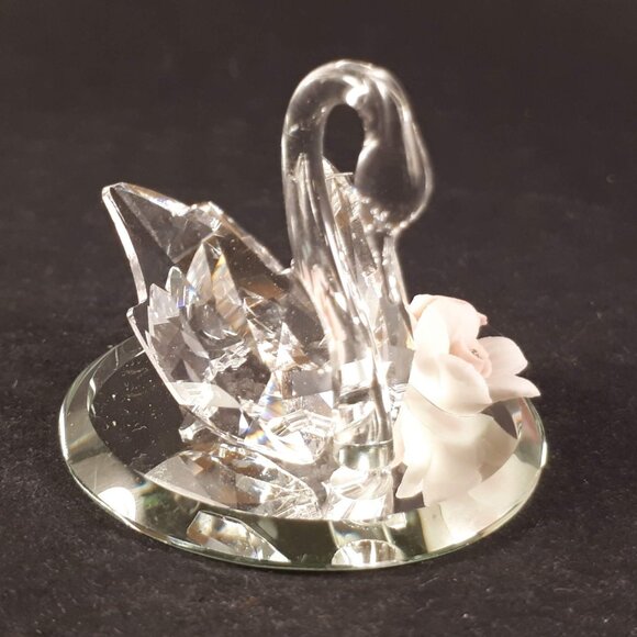 Crystal Swan with ceramic Flowers made with Swarovski crystal - Picture 5 of 10